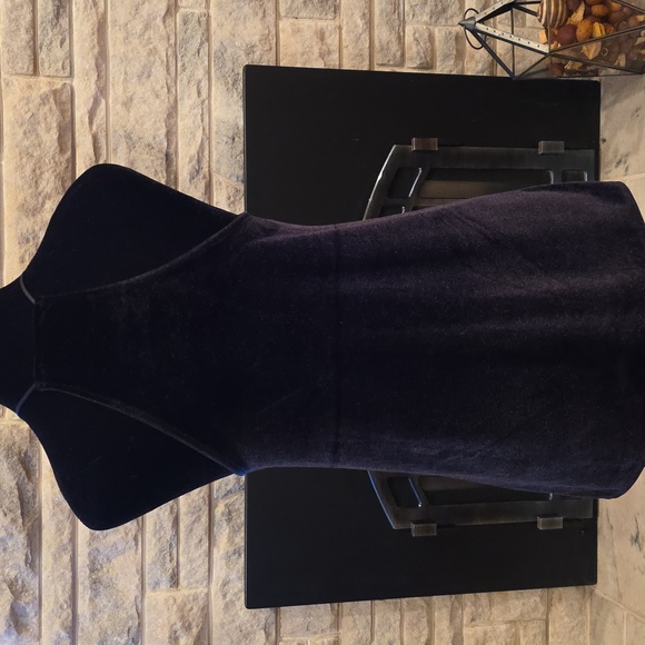 🤑EXPRESS Black Velour Crisscross V Neck Camisole. Size Extra Small 🤑 - Picture 3 of 3